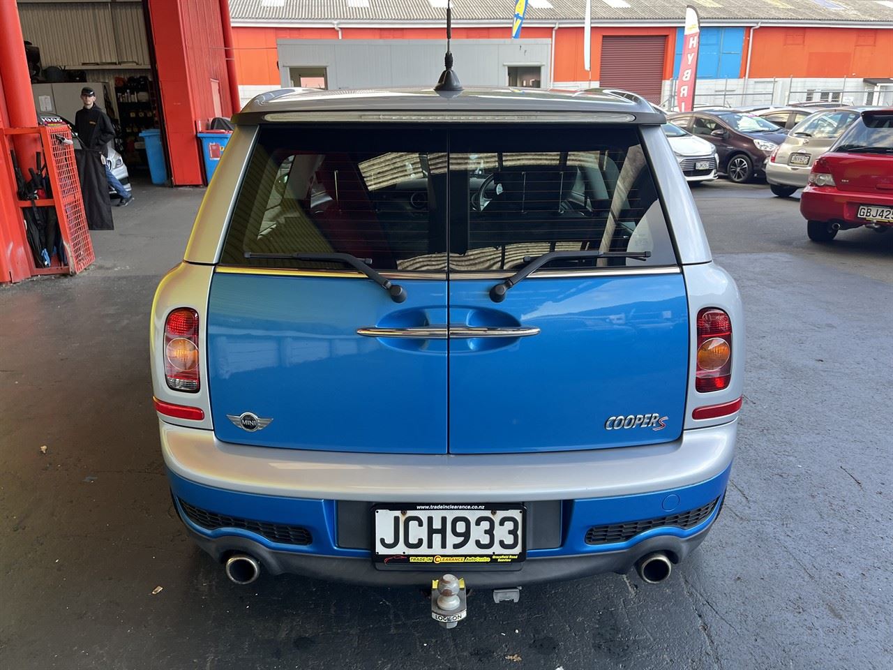 Vehicle image 5