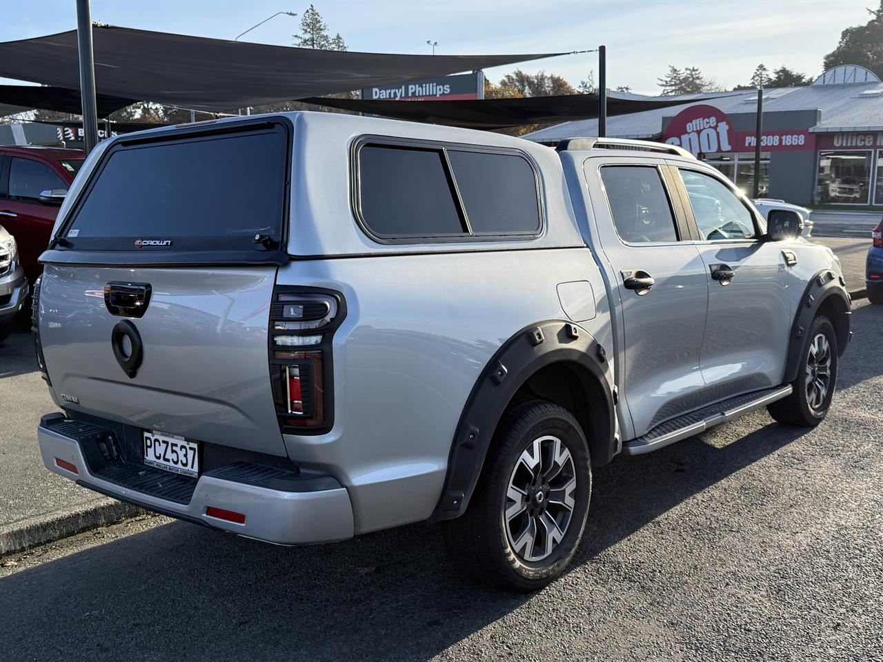 Vehicle image 5