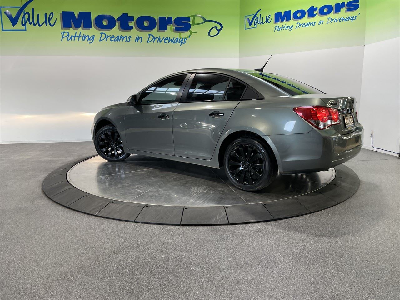 Vehicle image 5