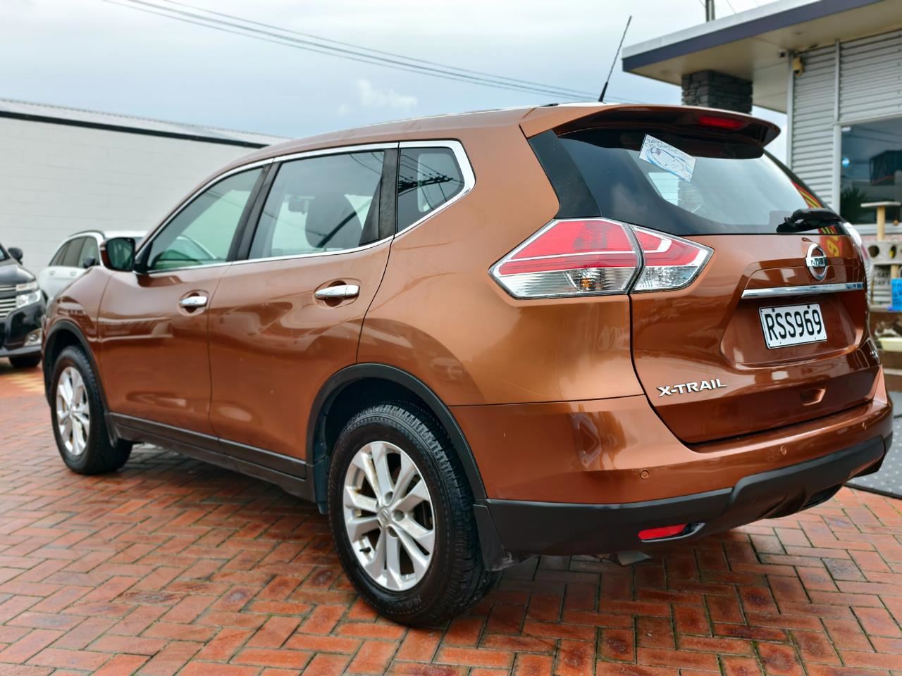 Vehicle image 5