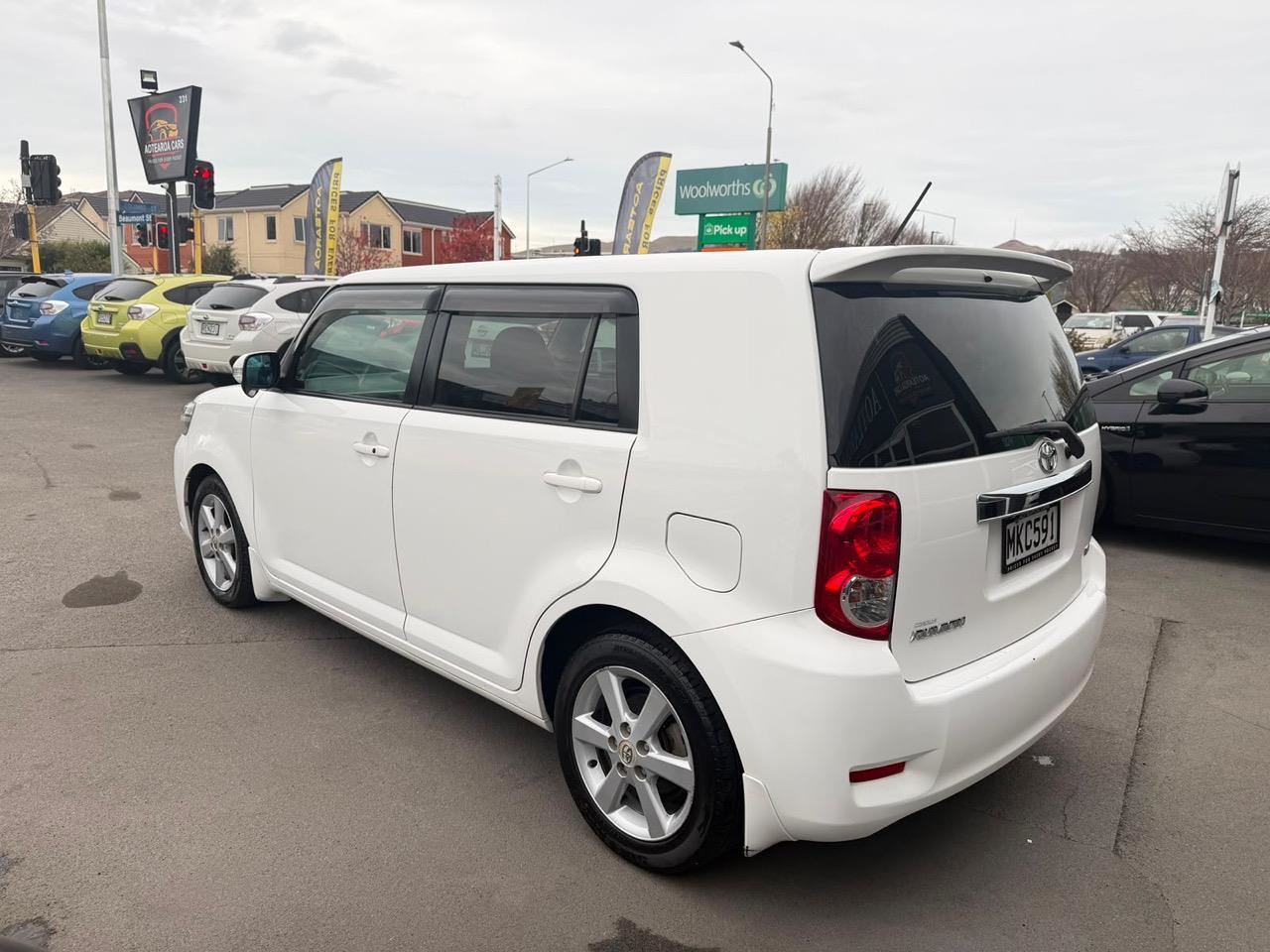 Vehicle image 4
