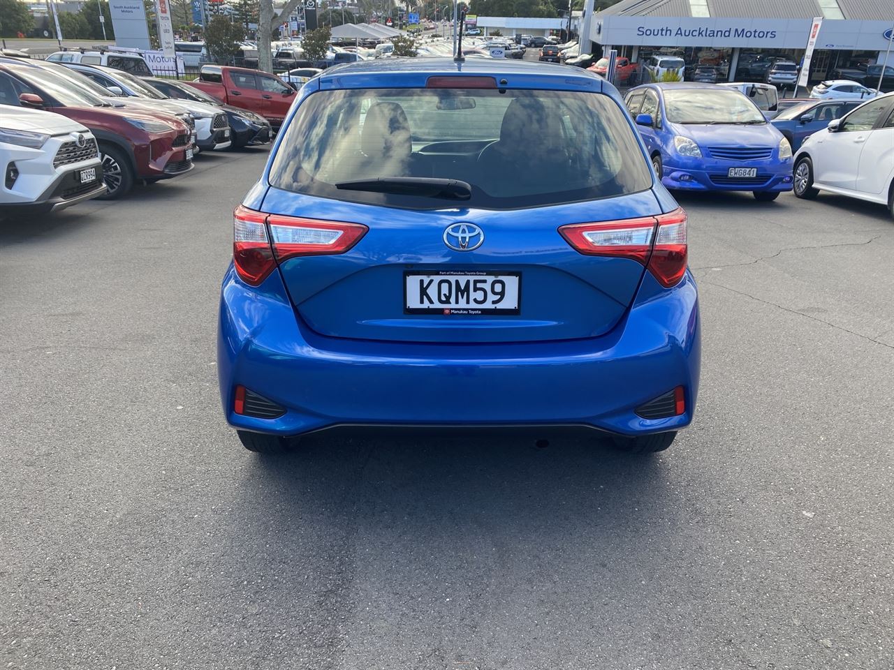 Vehicle image 3