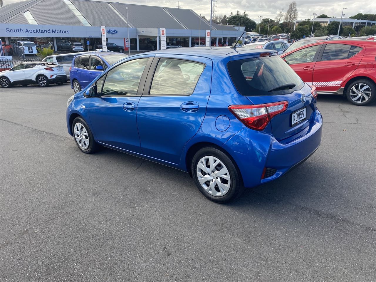 Vehicle image 5