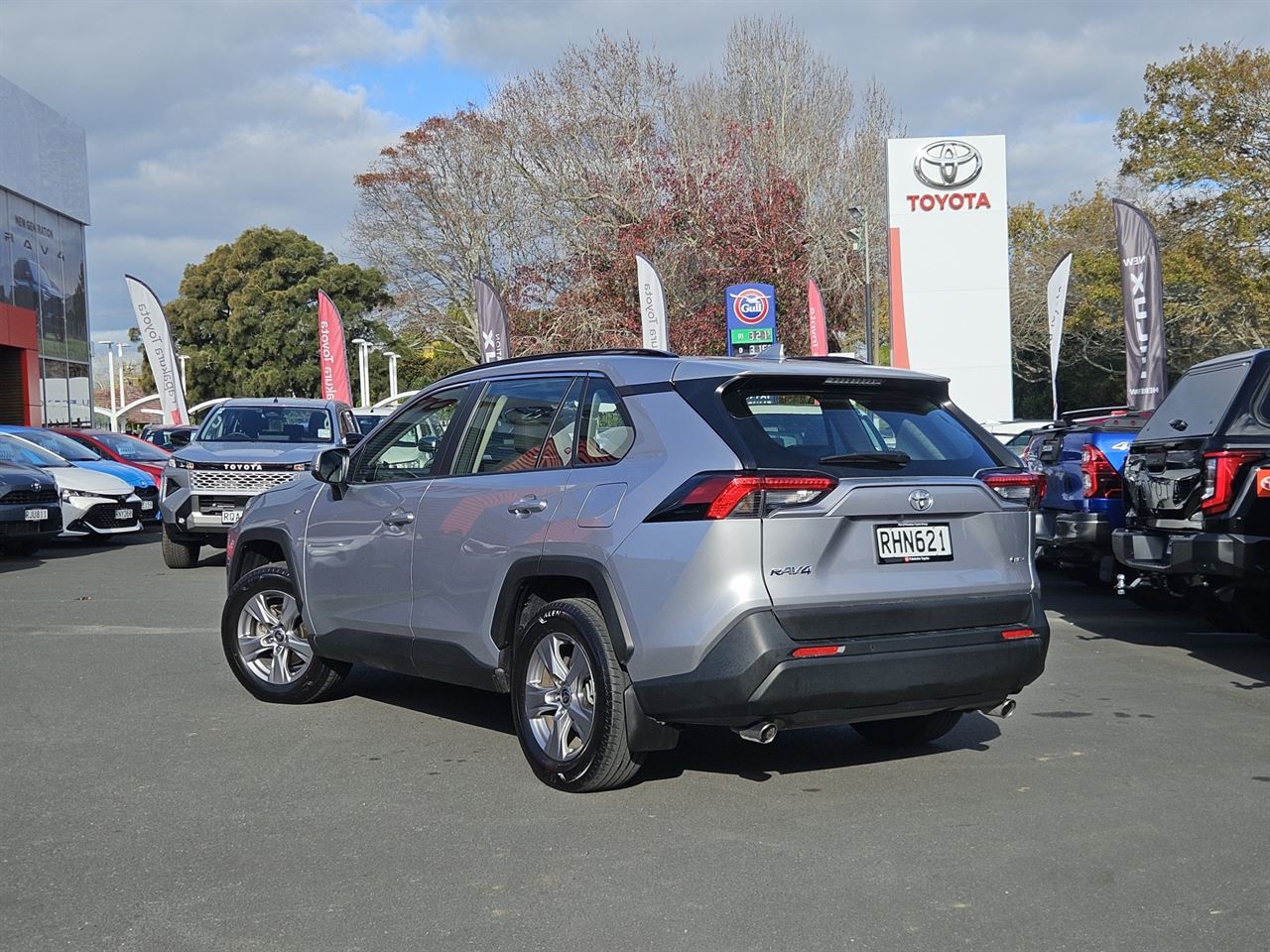 Vehicle image 3
