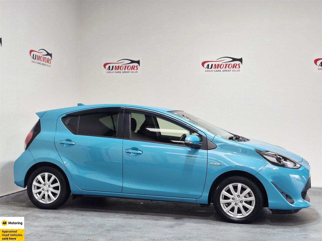 Vehicle image 3