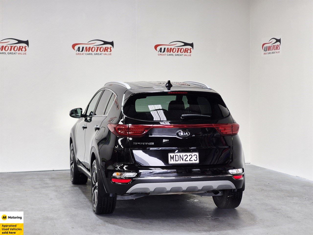 Vehicle image 5