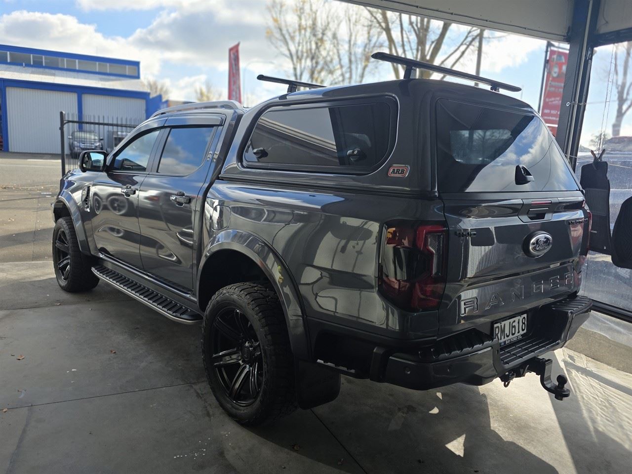 Vehicle image 5