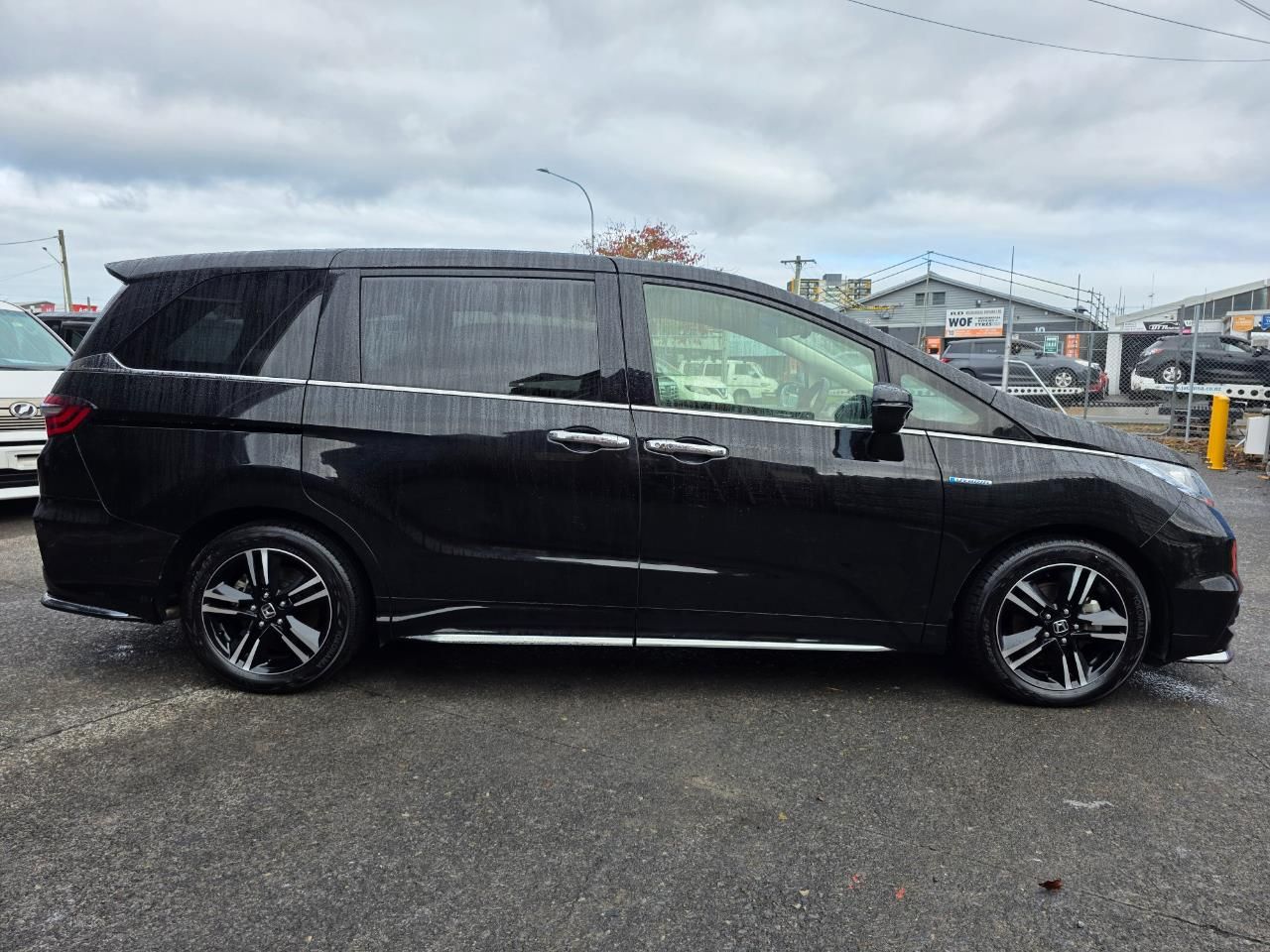 Vehicle image 5