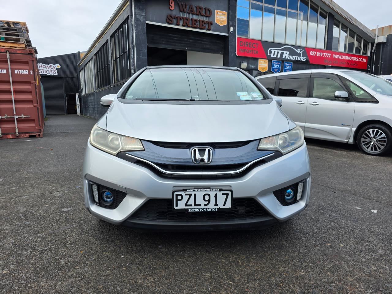 Vehicle image 3