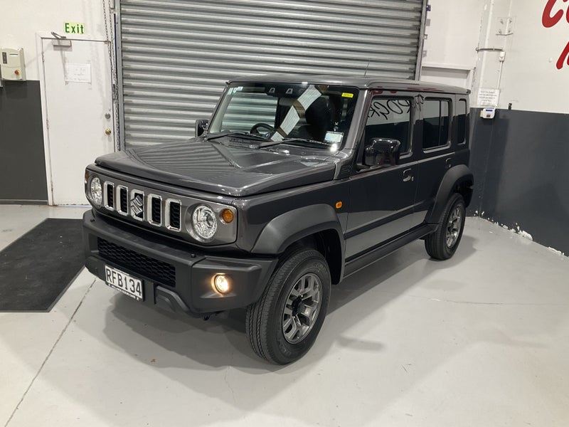 Vehicle image 4