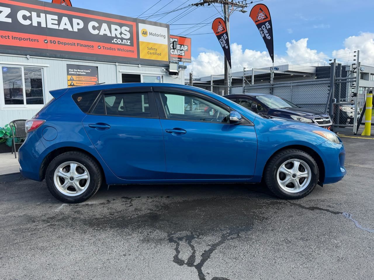 Vehicle image 5