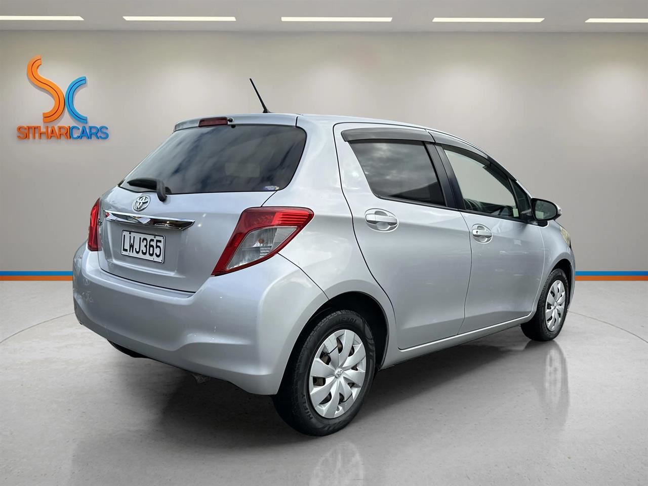 Vehicle image 4