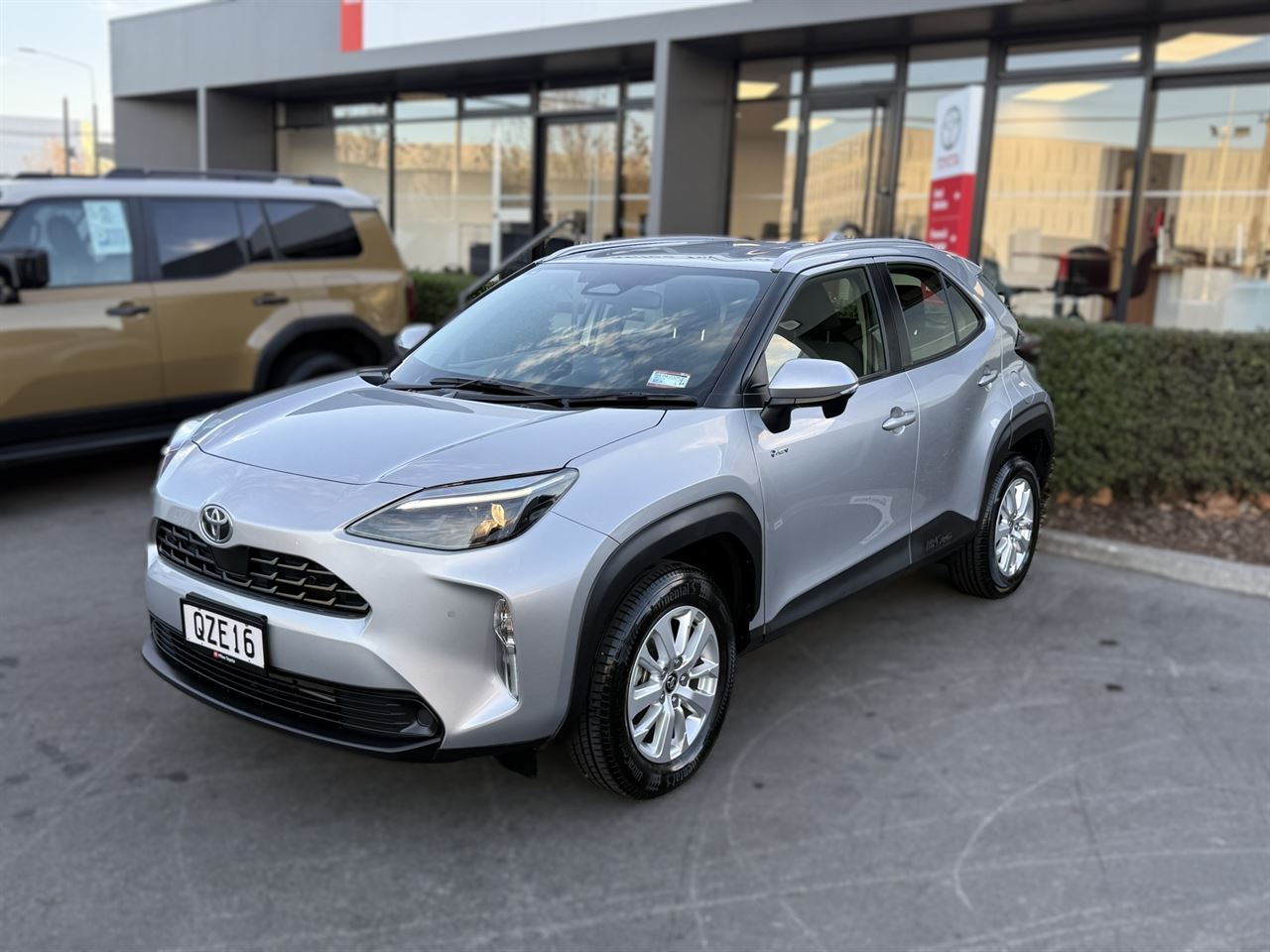 Vehicle image 3