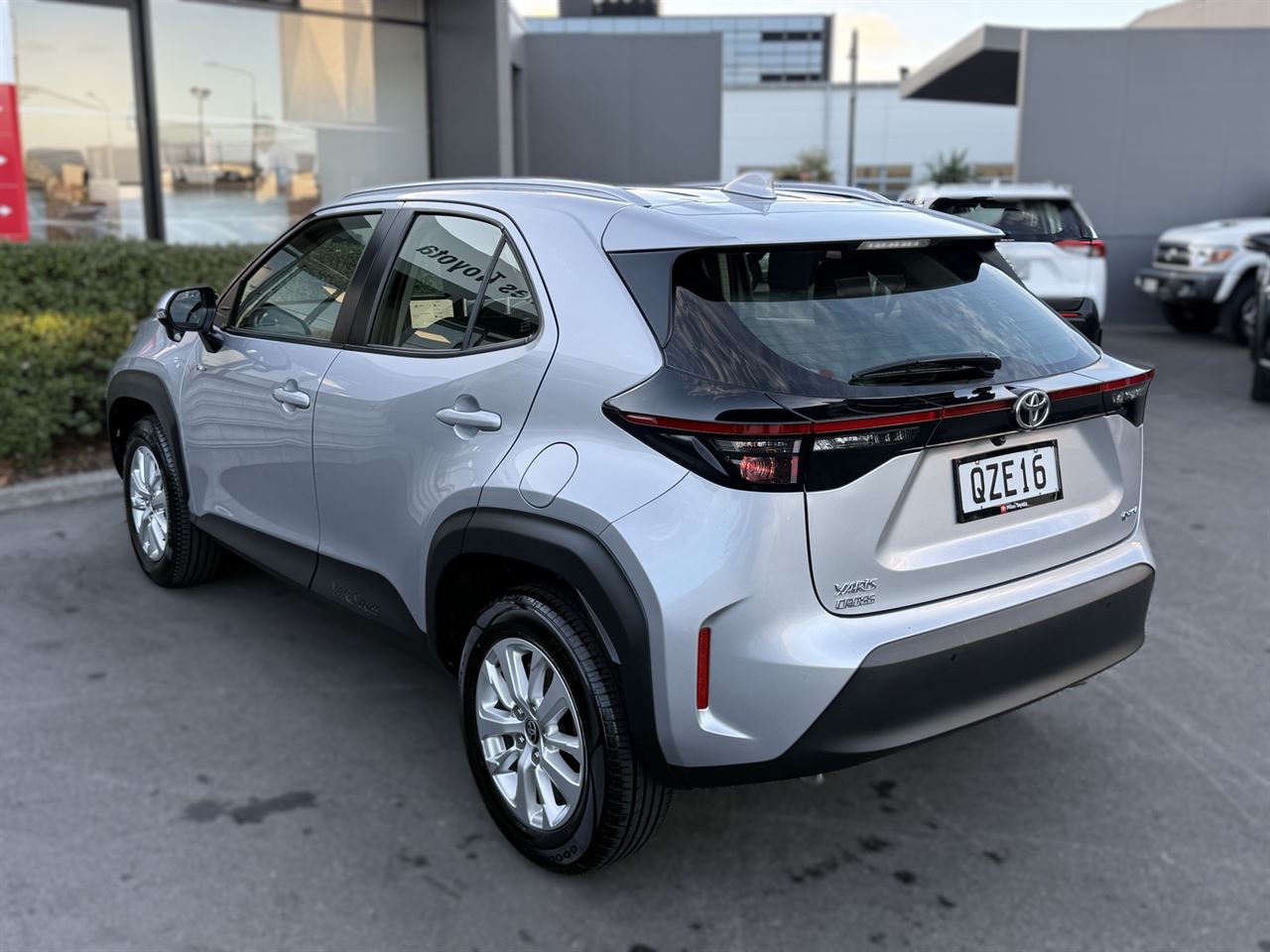Vehicle image 5