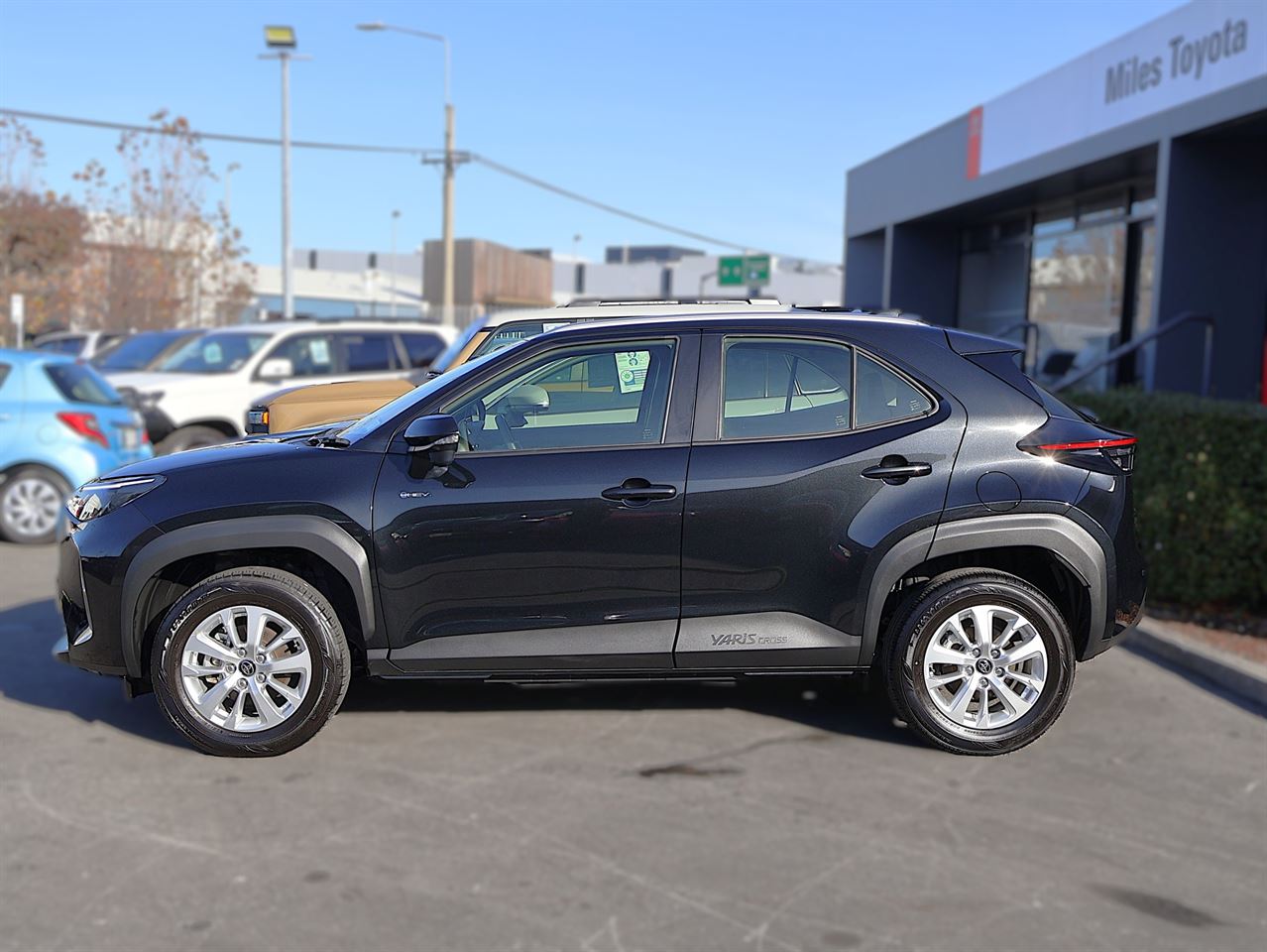 Vehicle image 4