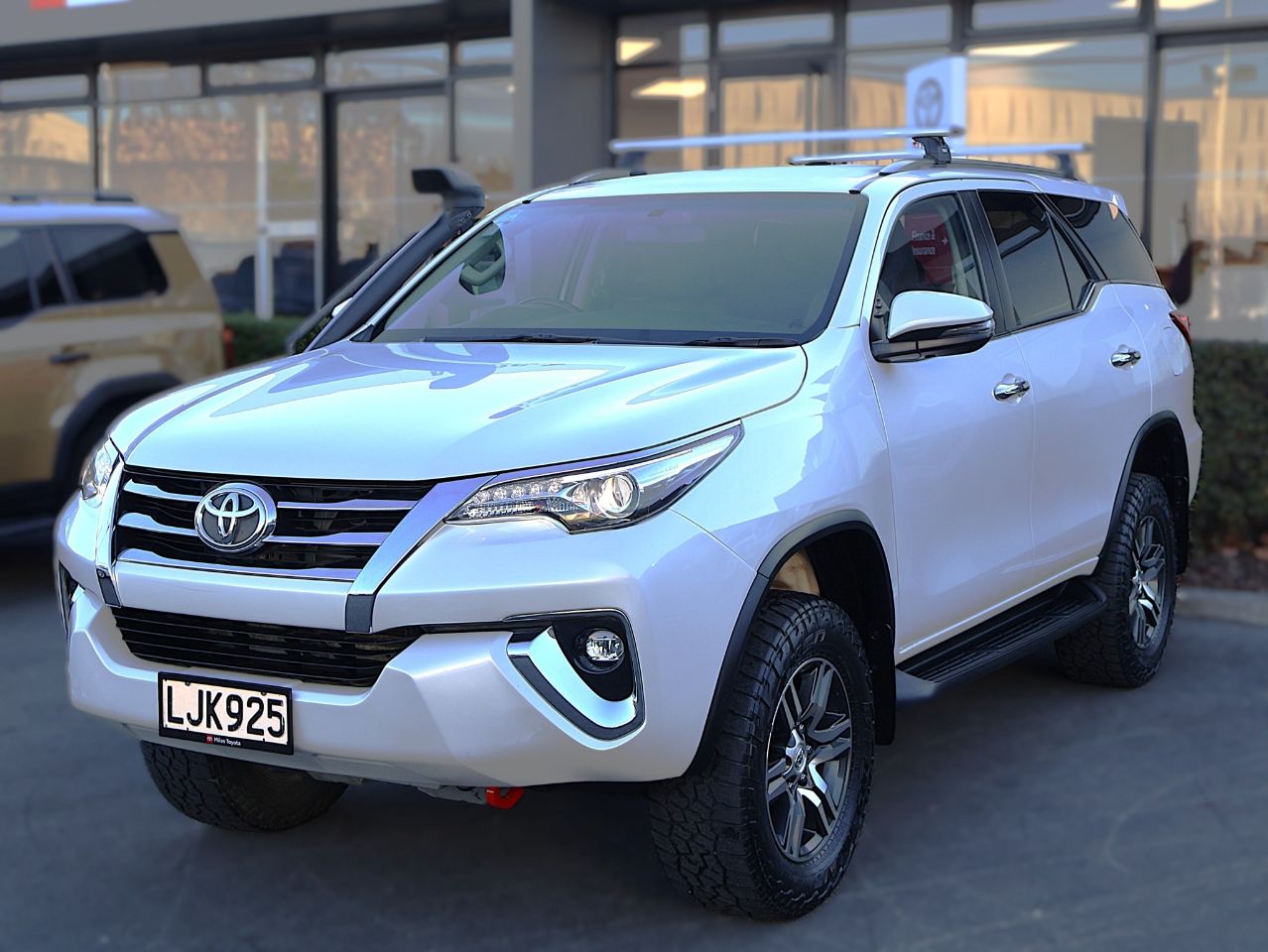 Vehicle image 3