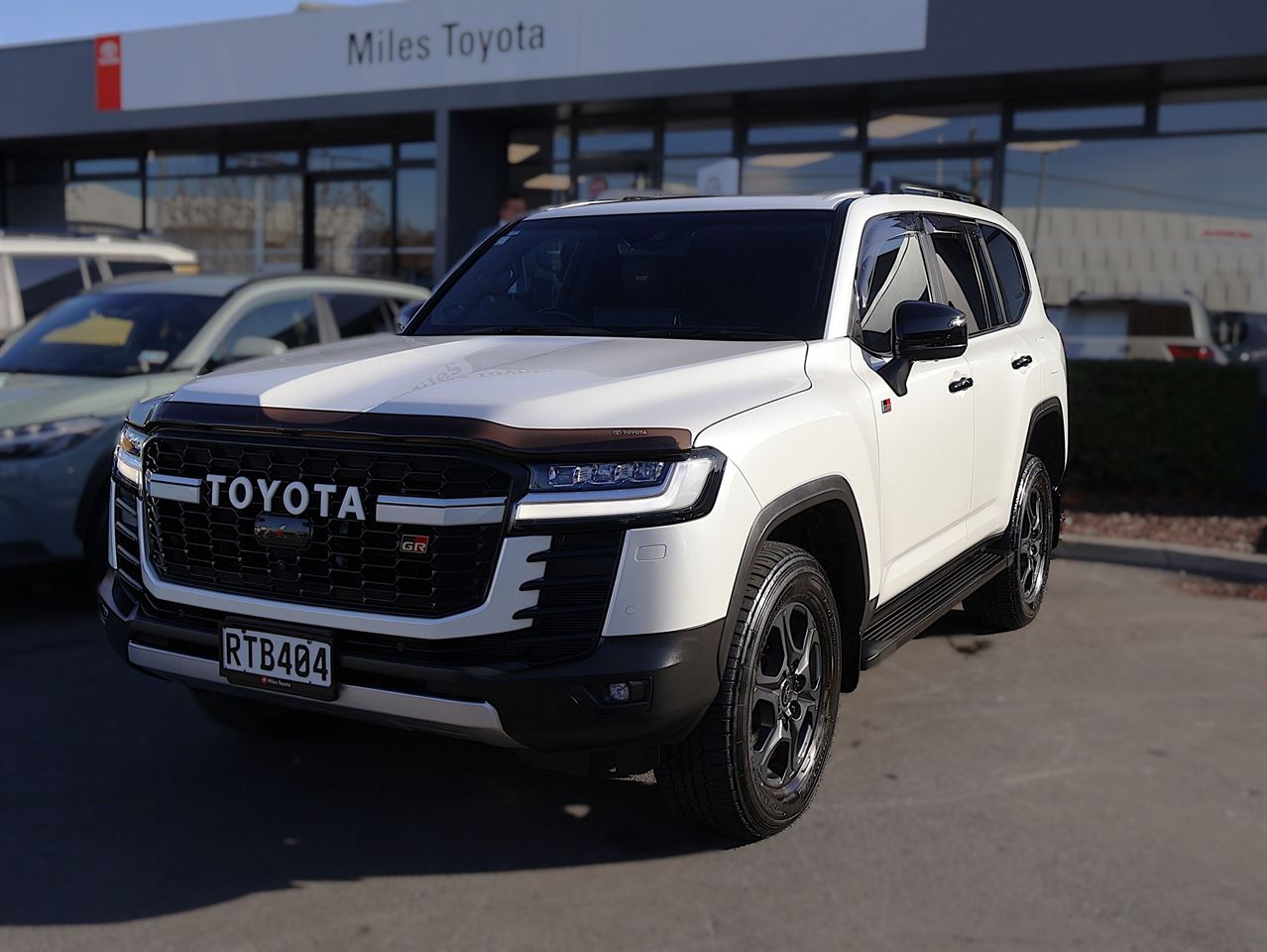 Vehicle image 3