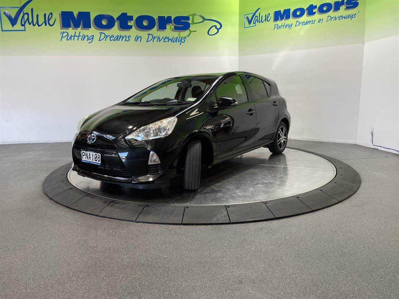 Vehicle image 3