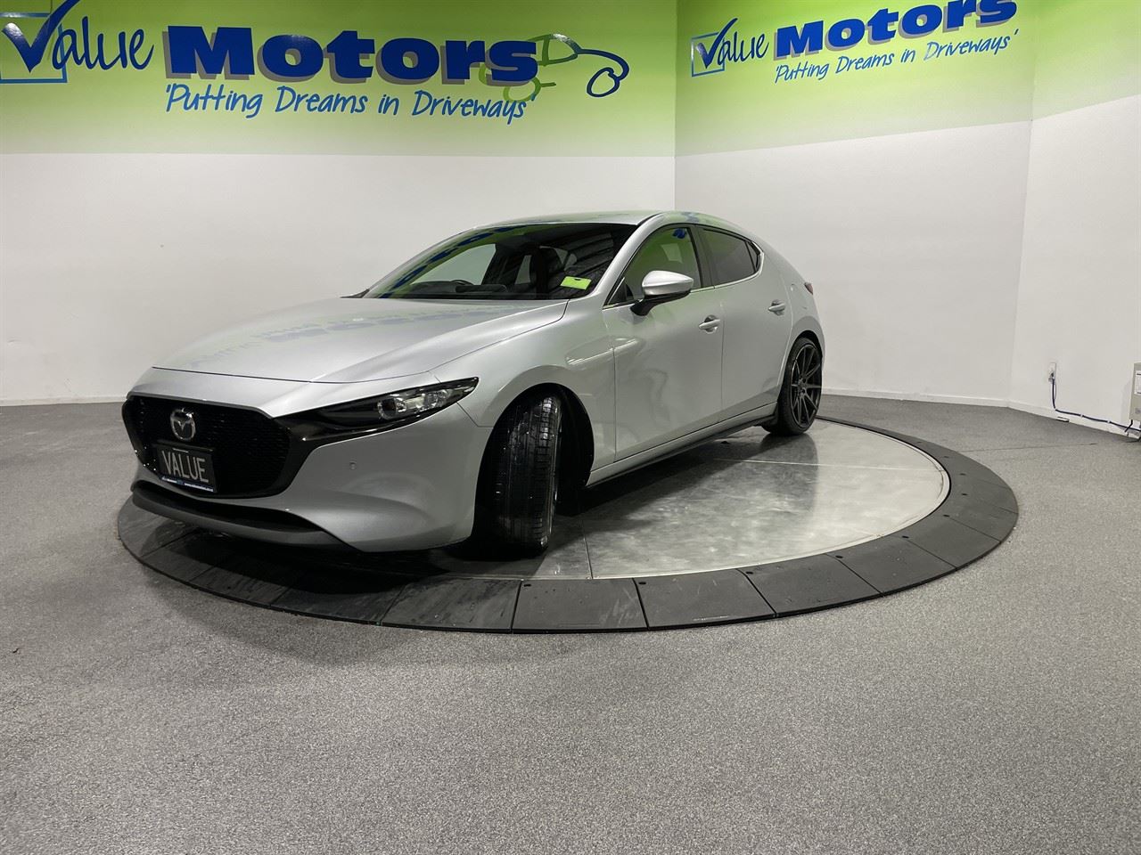 Vehicle image 3