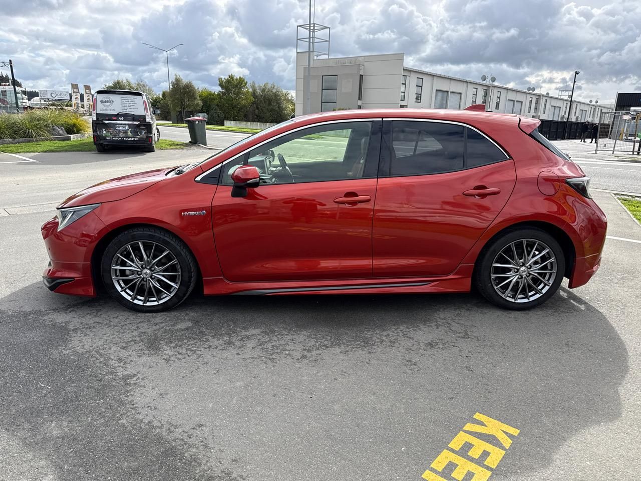 Vehicle image 5