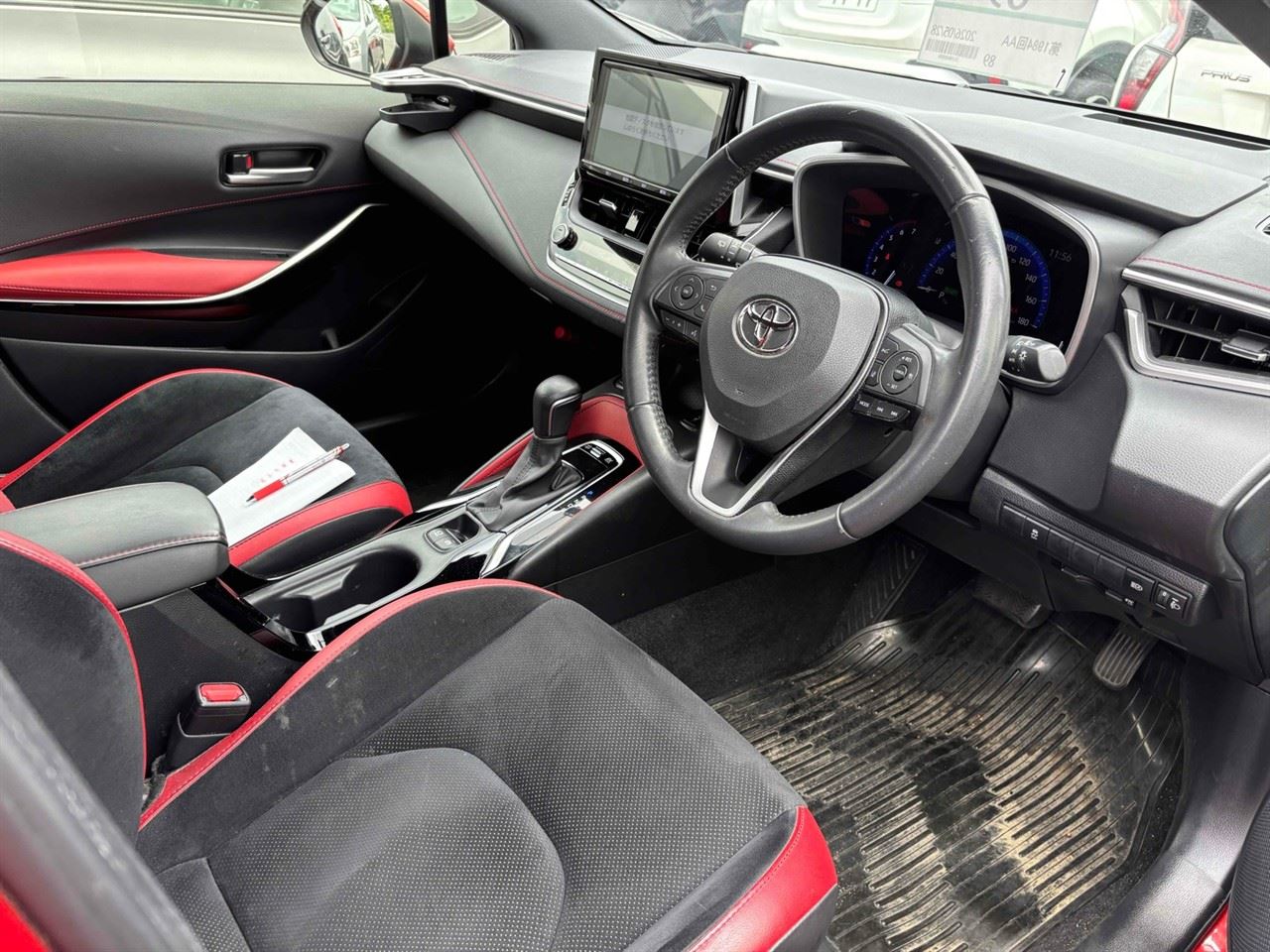 Vehicle image 5