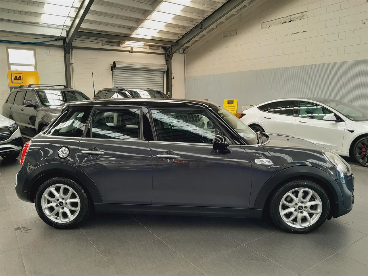 Vehicle image 3