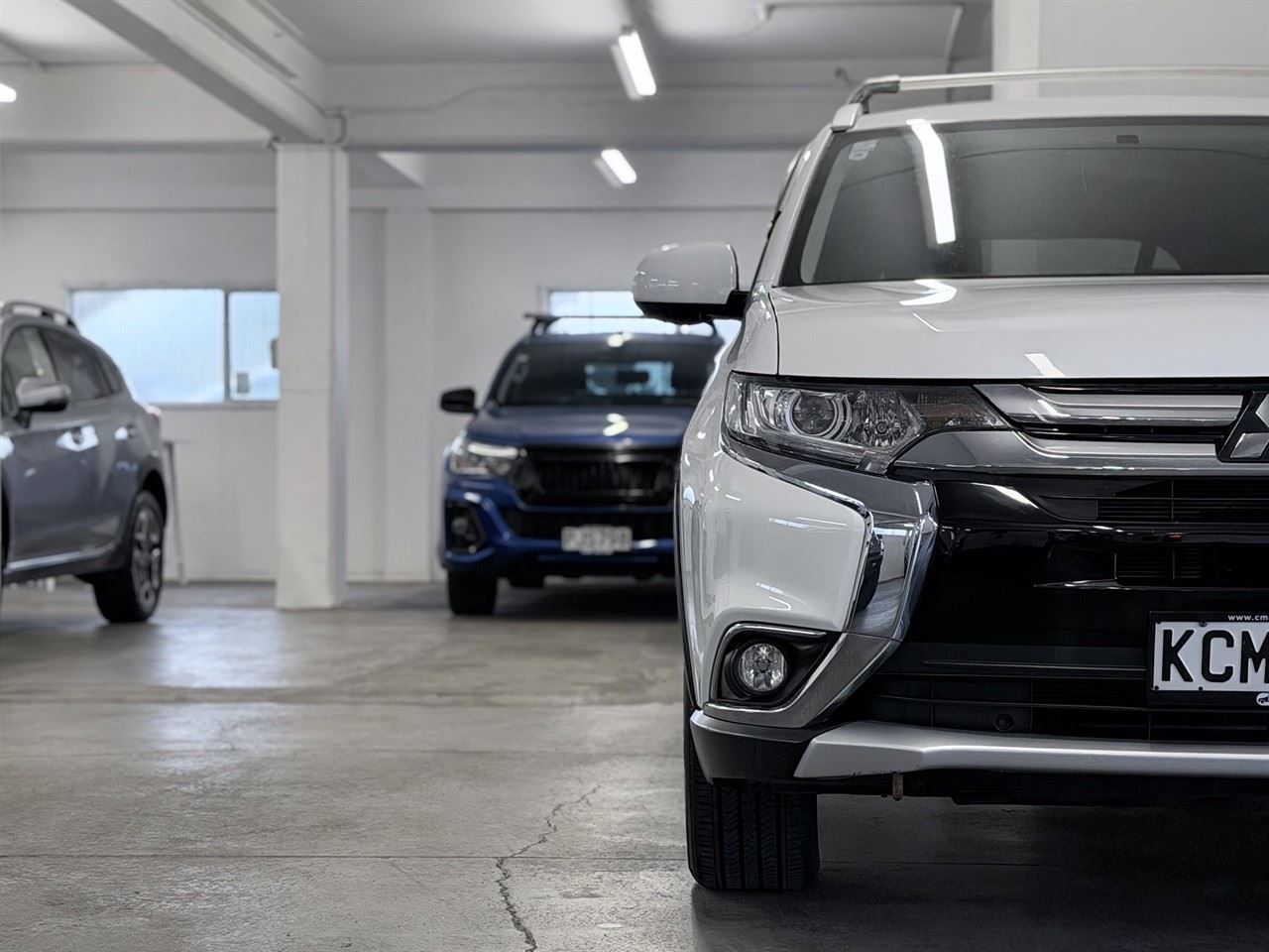 Vehicle image 5