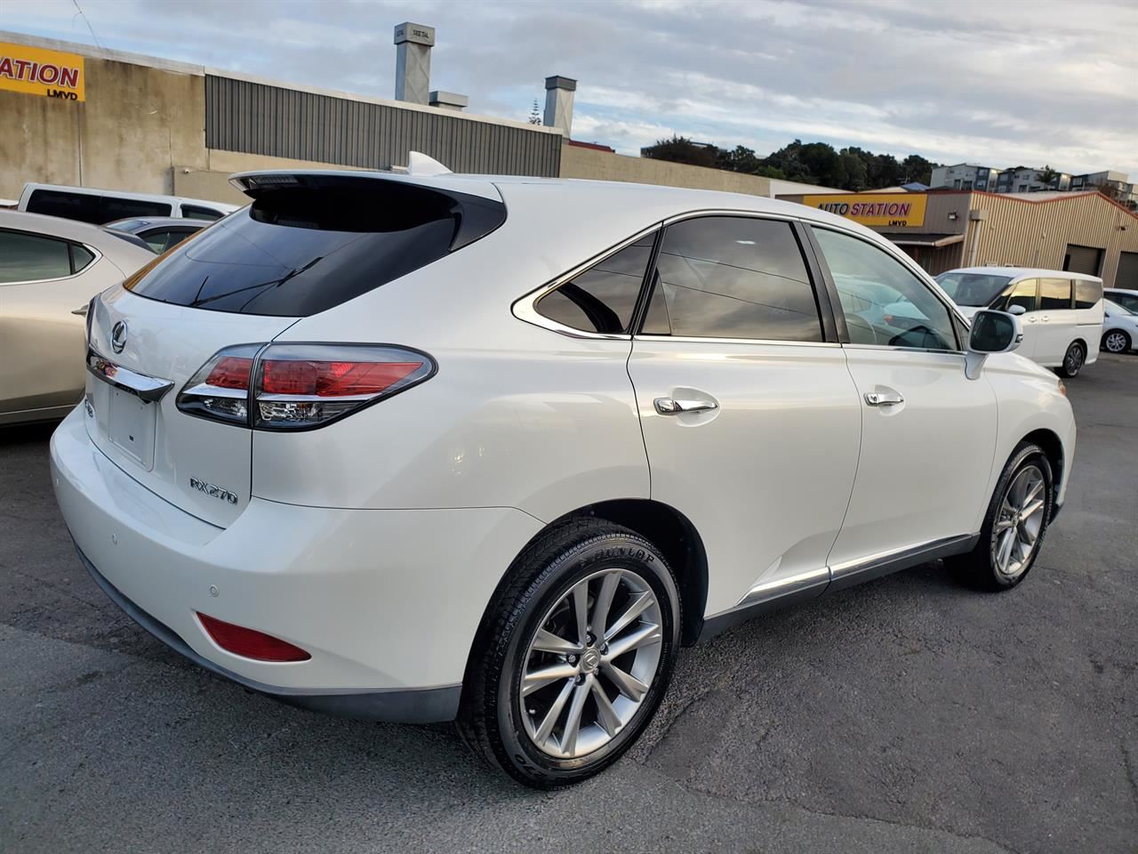 Vehicle image 4