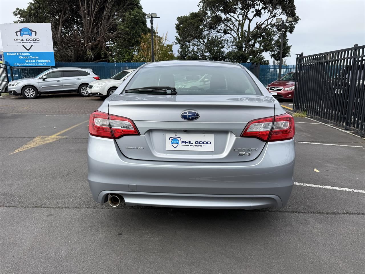 Vehicle image 5