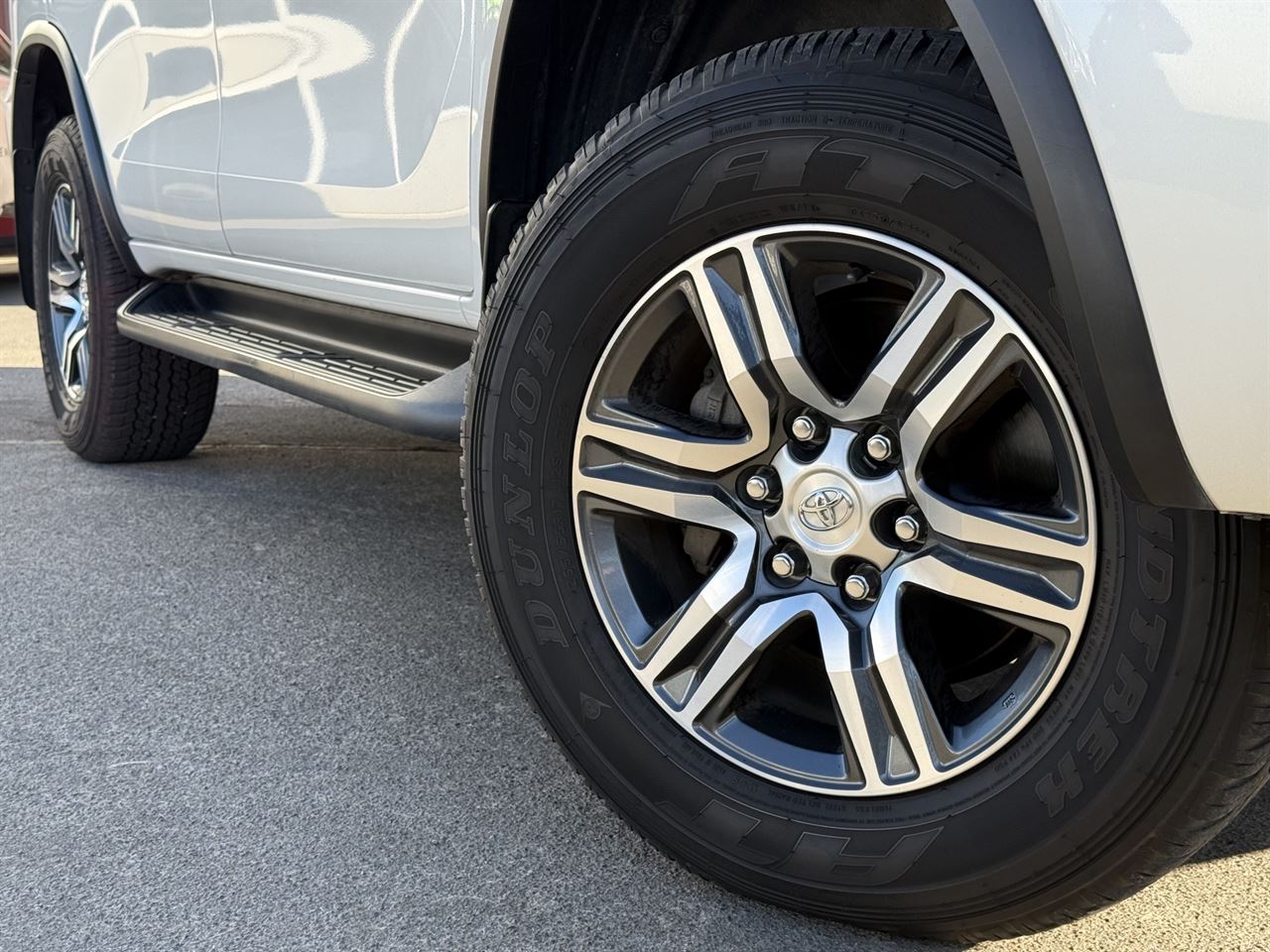 Vehicle image 3