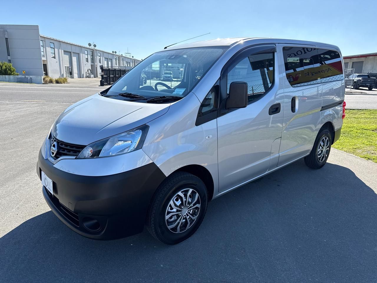 Vehicle image 4