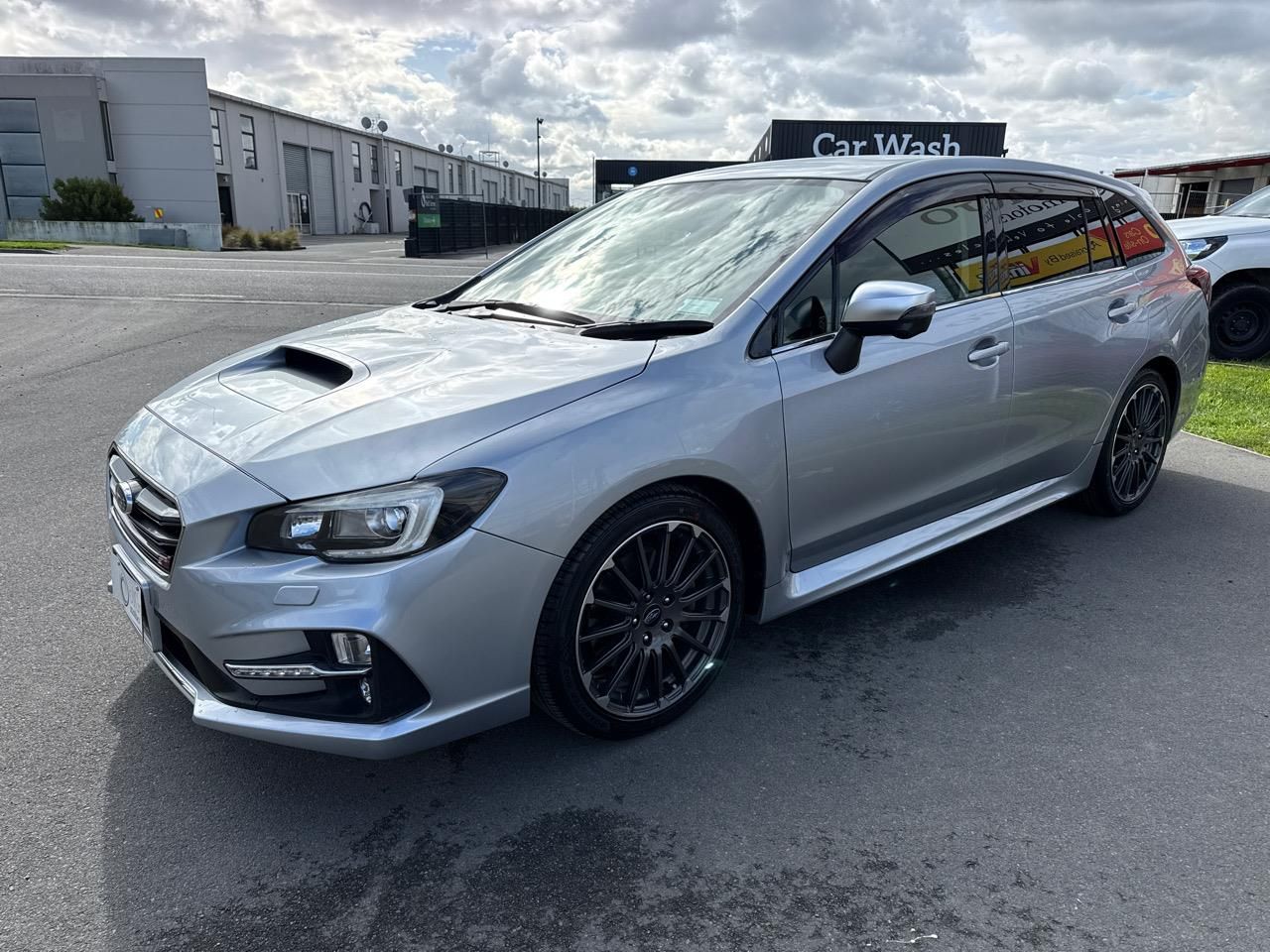 Vehicle image 4