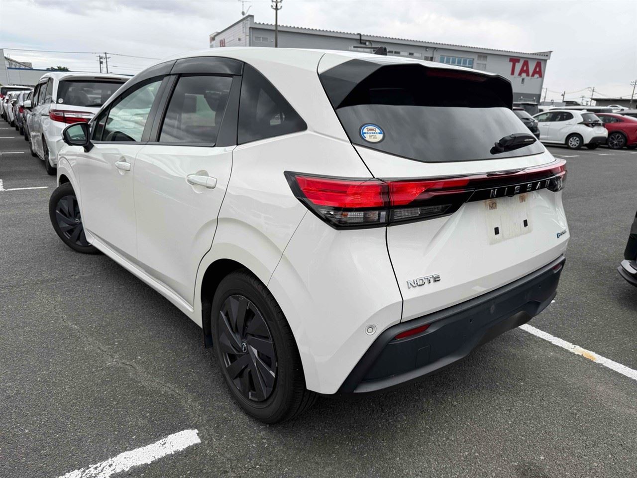 Vehicle image 3