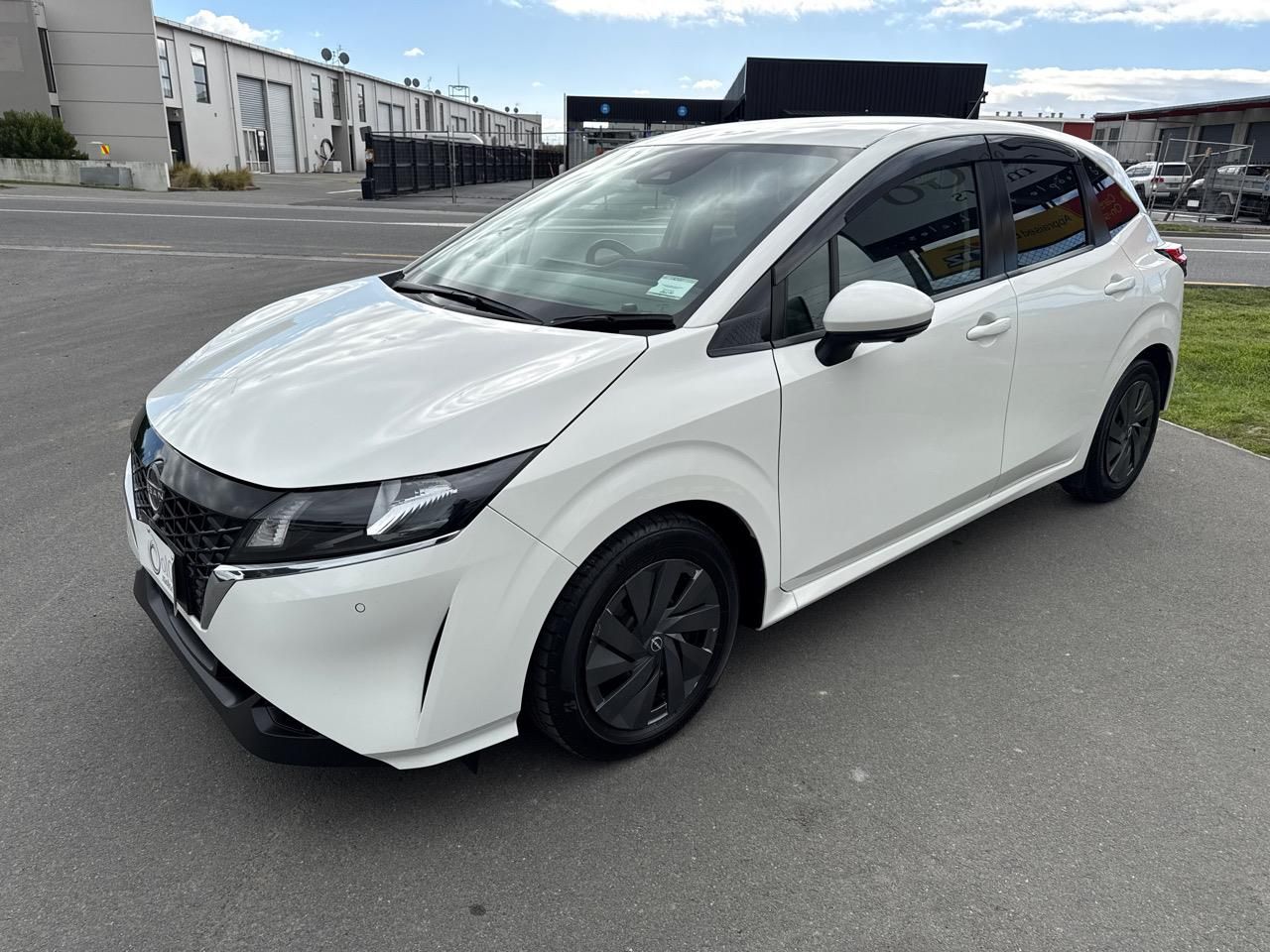 Vehicle image 4