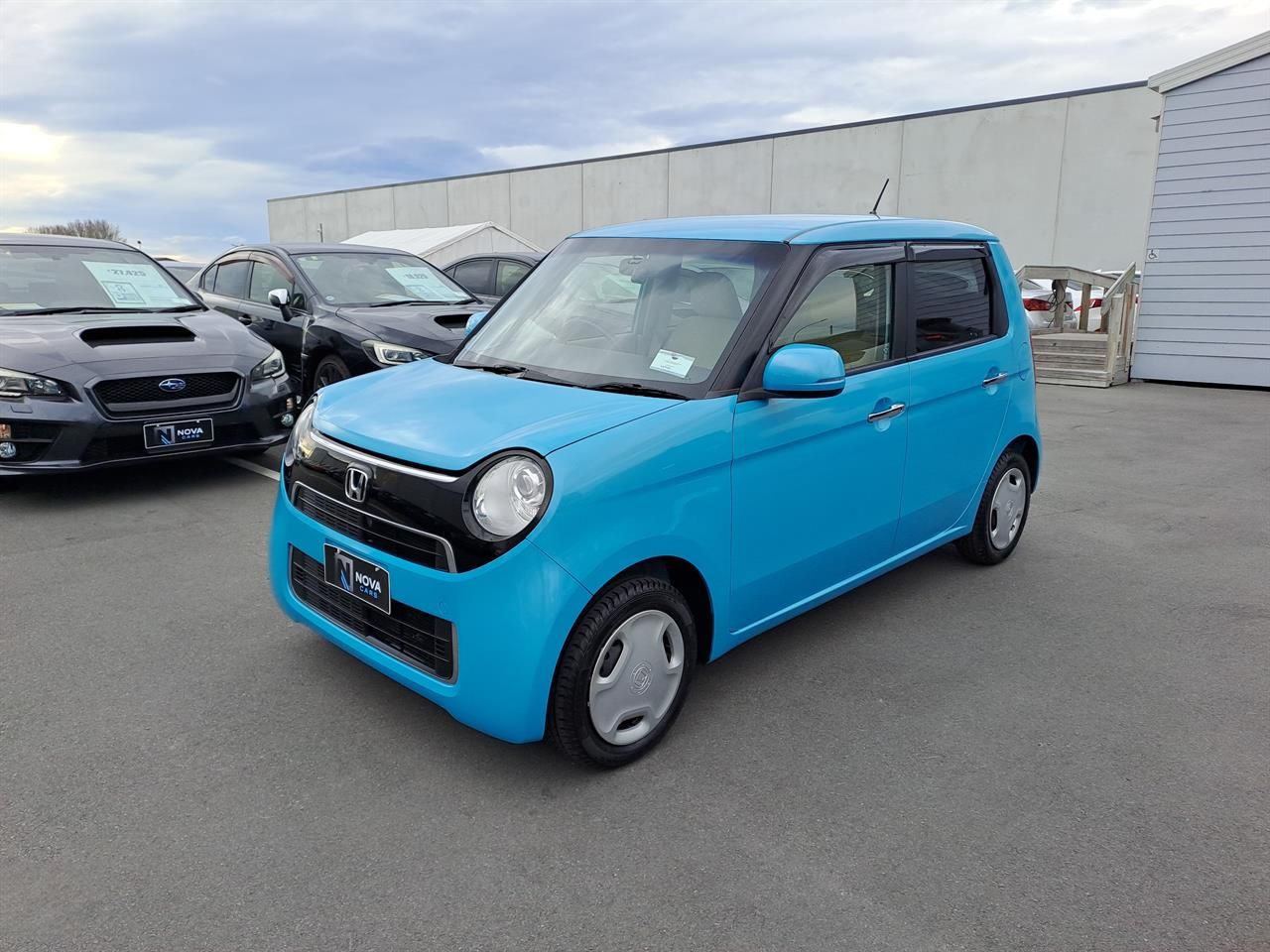 Vehicle image 3