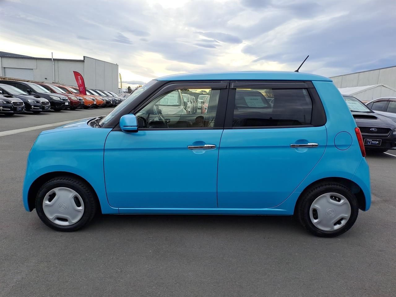 Vehicle image 4