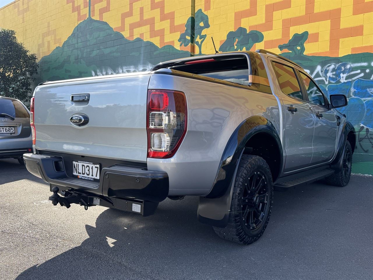 Vehicle image 5