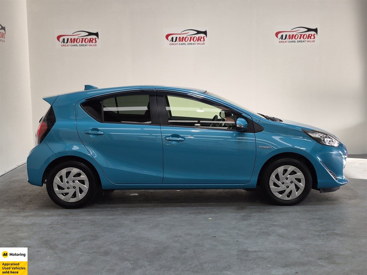 Vehicle image 3