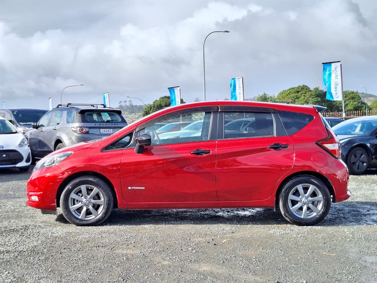 Vehicle image 4