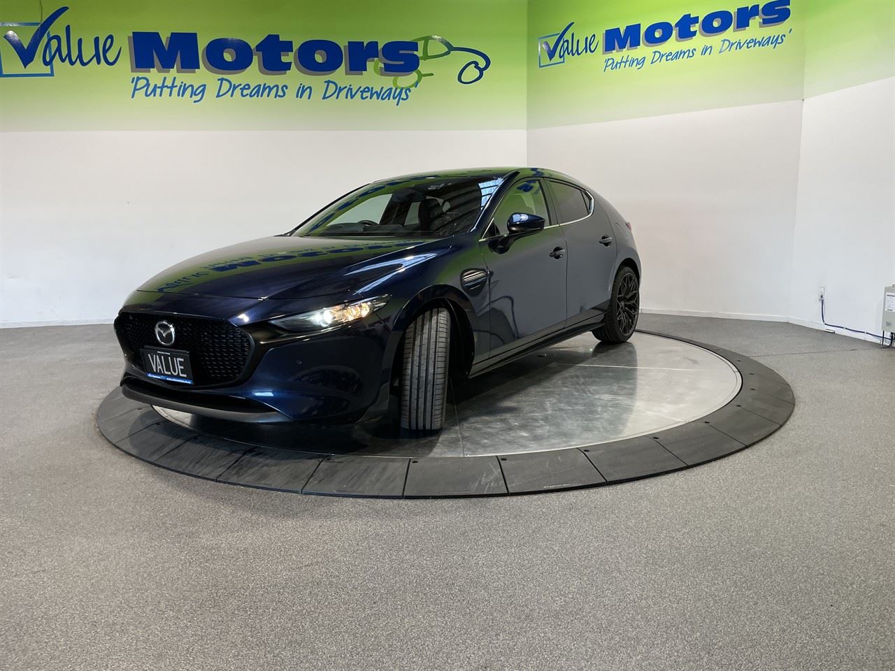 Vehicle image 3