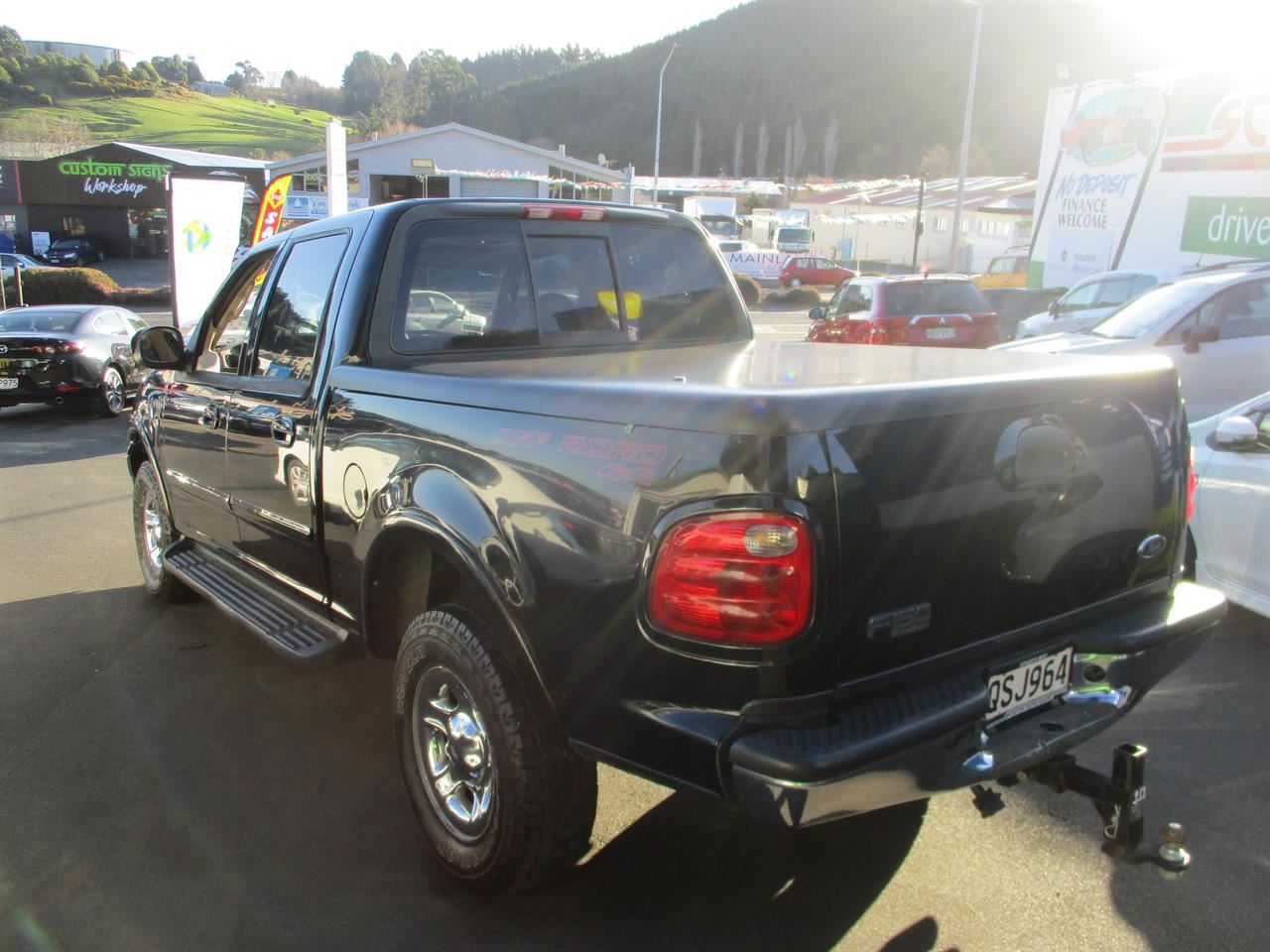 Vehicle image 5