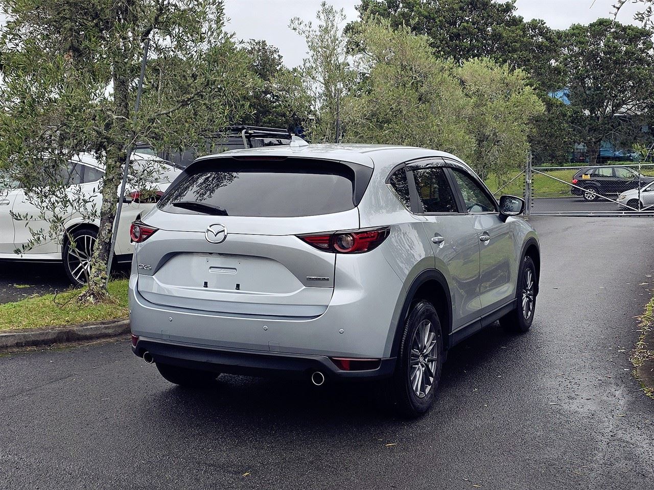 Vehicle image 4