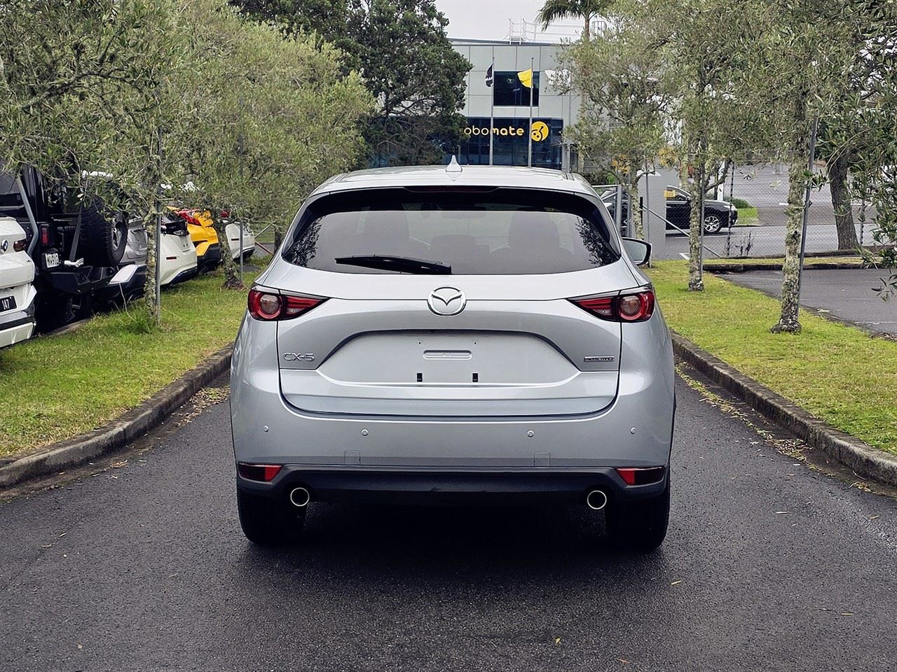 Vehicle image 5