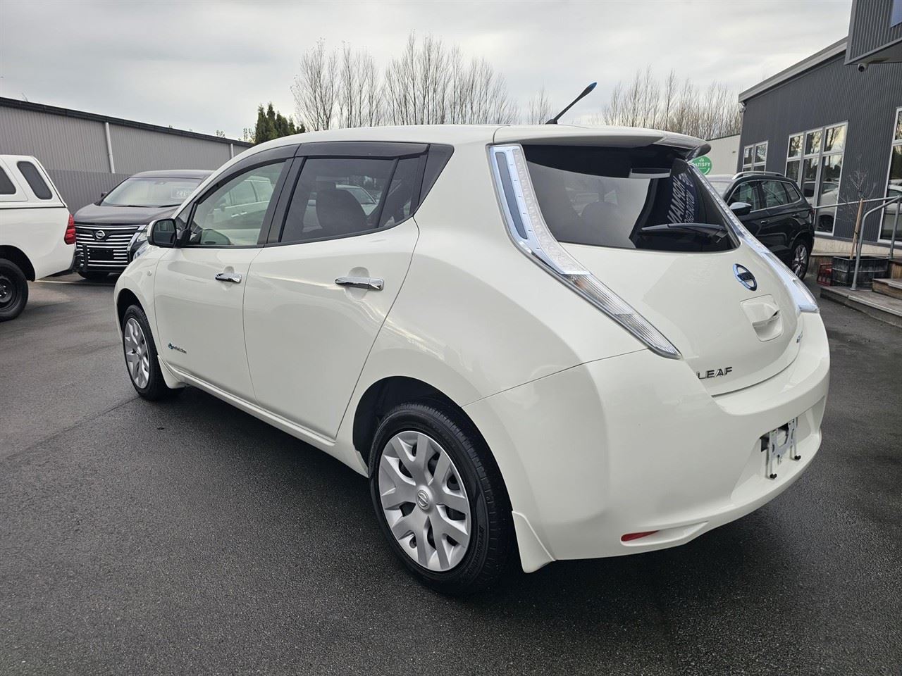 Vehicle image 4