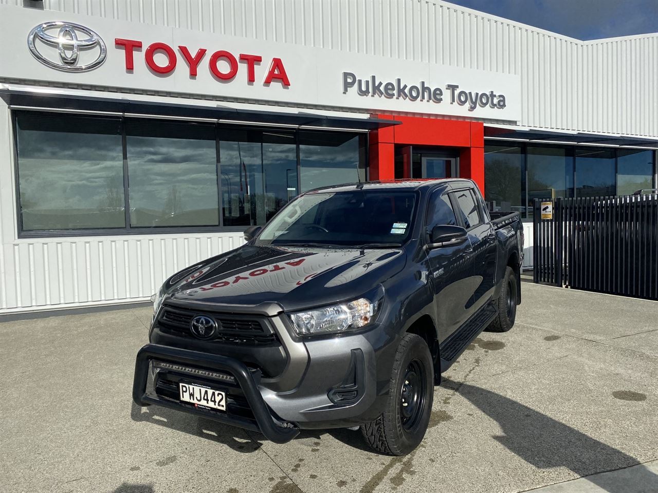 Vehicle image 1