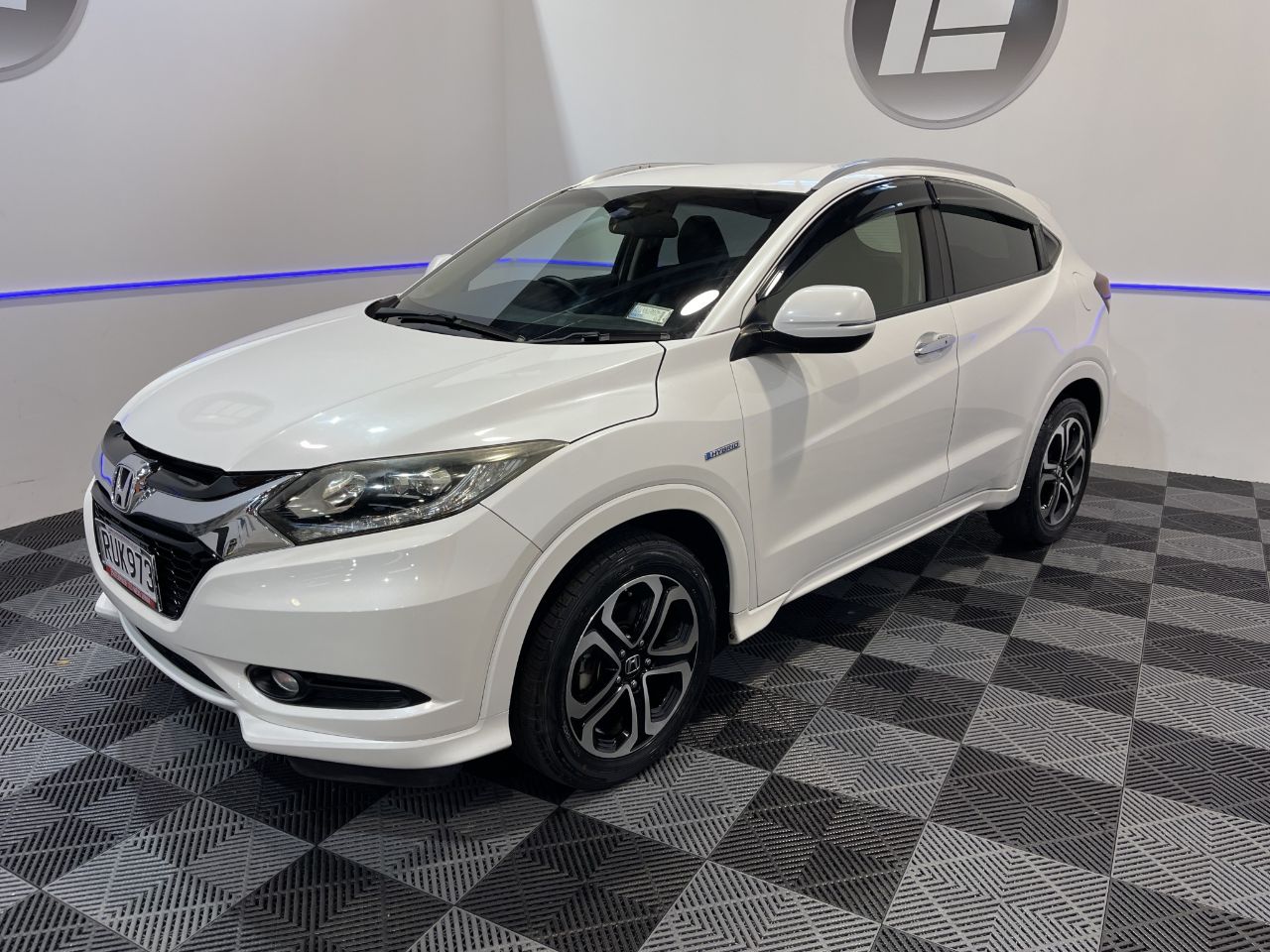 Vehicle image 3