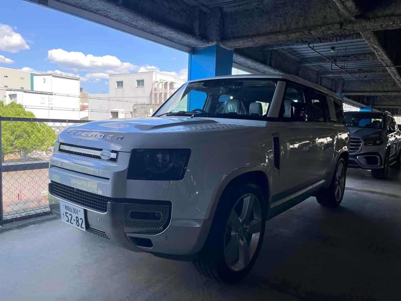 Vehicle image 5