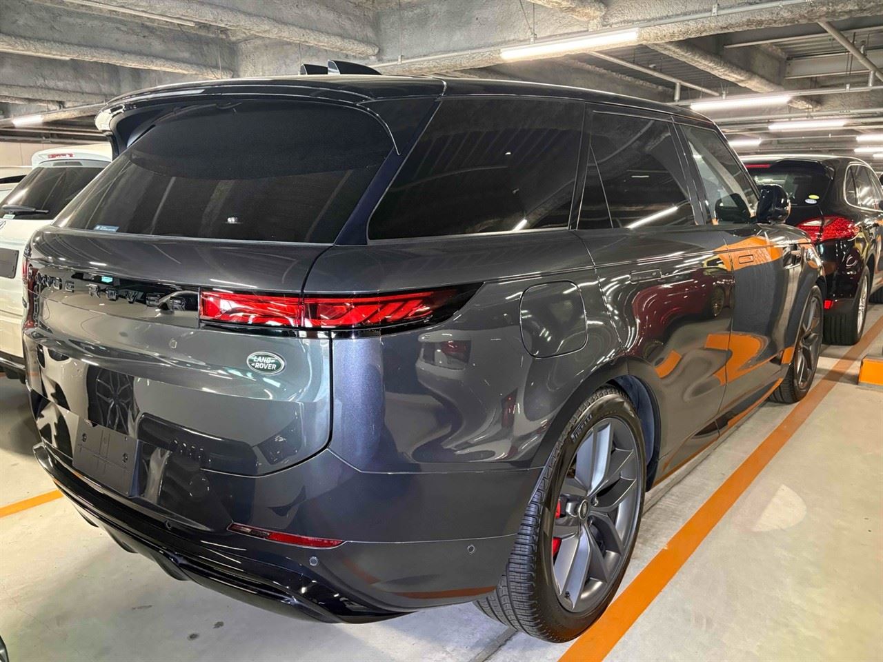 Vehicle image 4