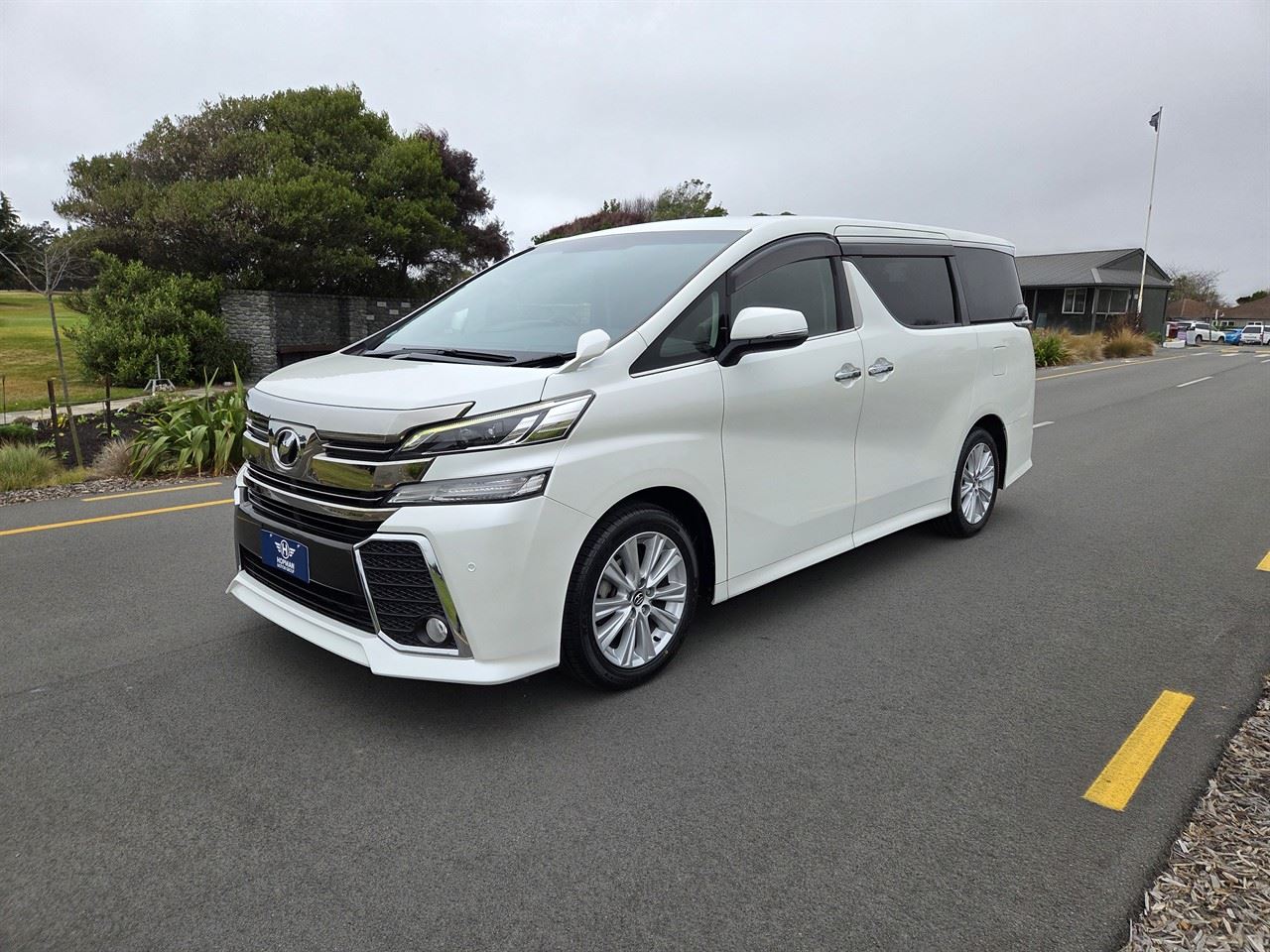 Vehicle image 3