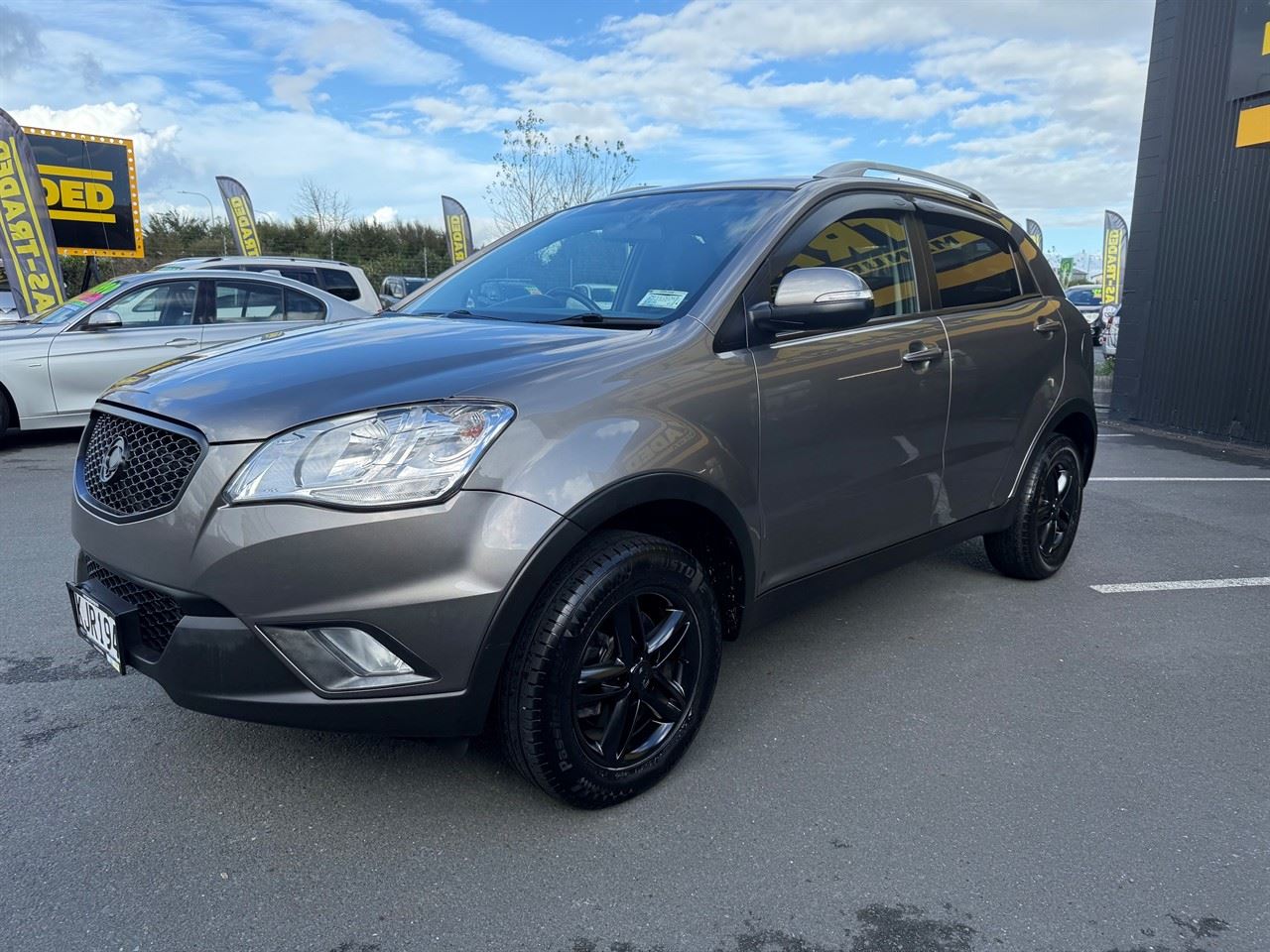 Vehicle image 3